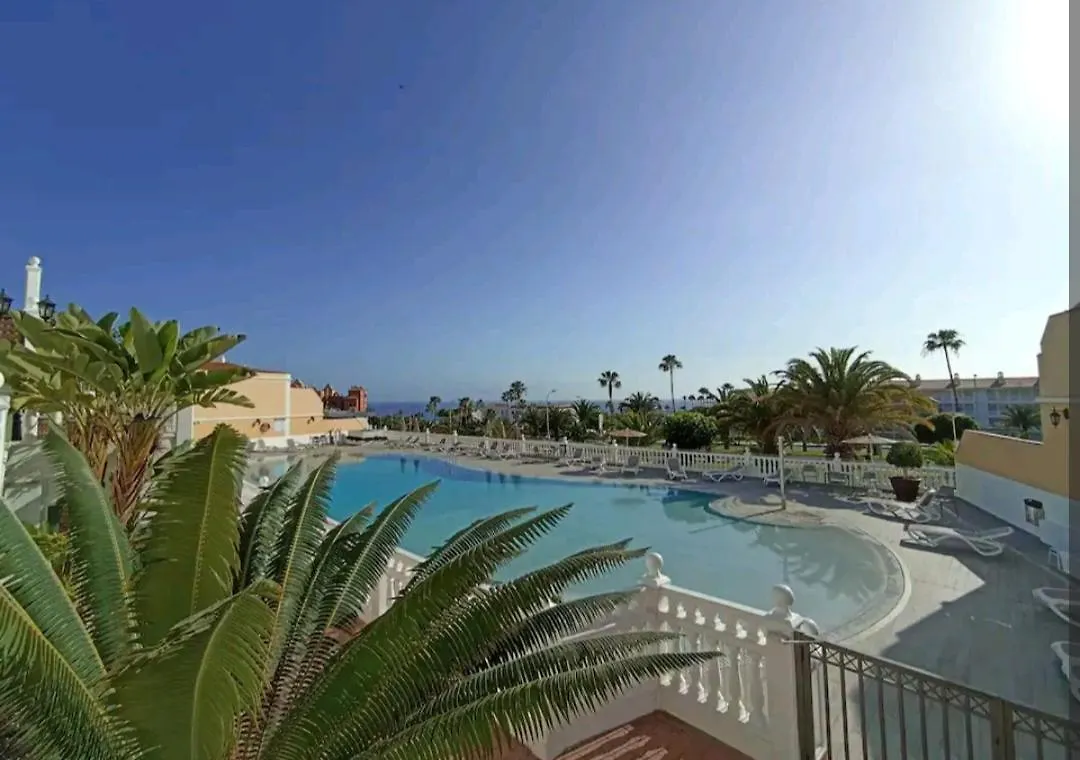 Veril Del Duque Spacious Terrace location